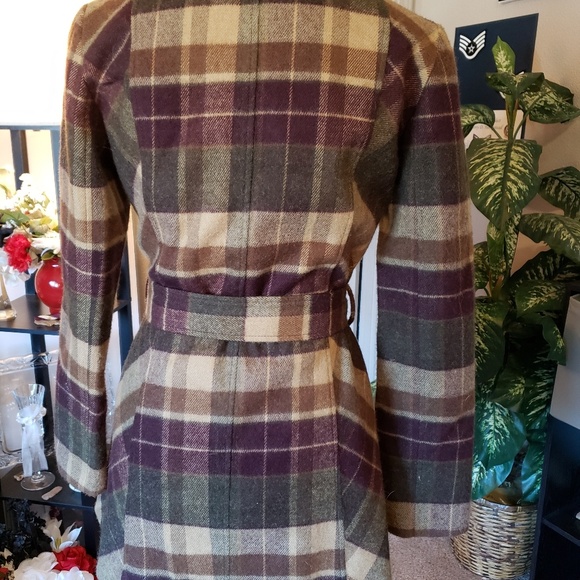 Maria Peacoat - Picture 3 of 5